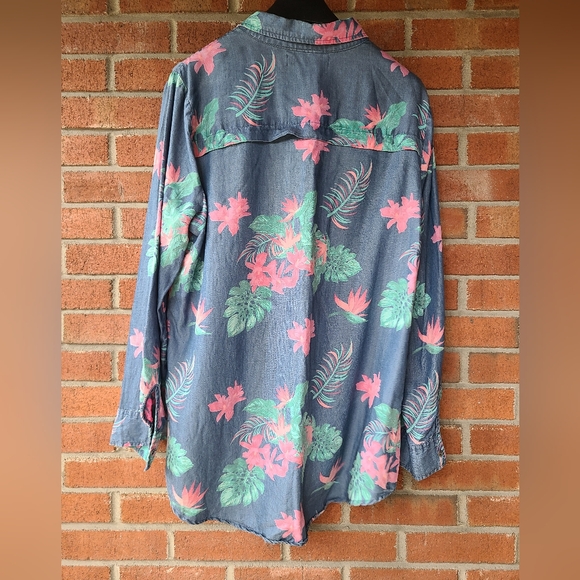 Long sleeve denim US L floral button up shirt - Picture 9 of 11